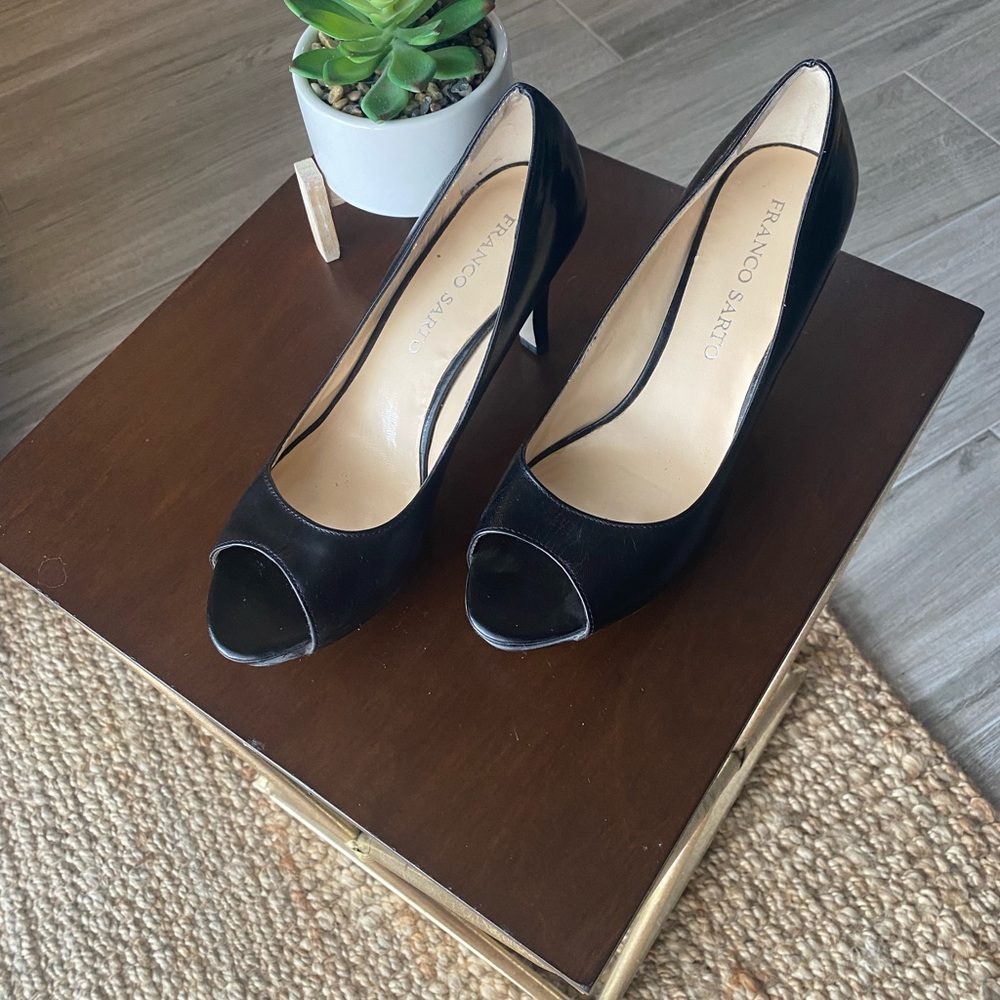 Black size 8 Franco Sarto peep heels